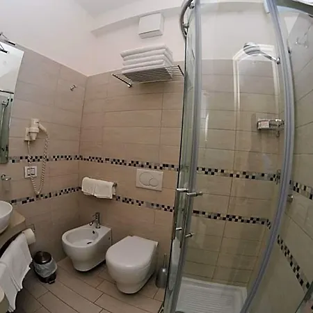 Antares Hotel 2*